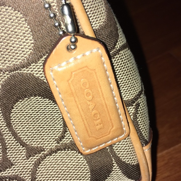 Authentic Coach Shoulder Bag & Matching Wallet - Picture 3 of 9